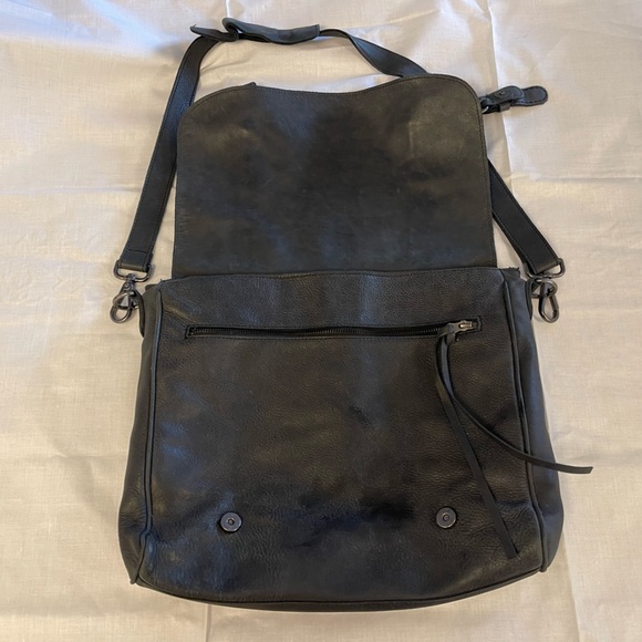 ROOTS satchel—pristine used condition - Picture 2 of 6